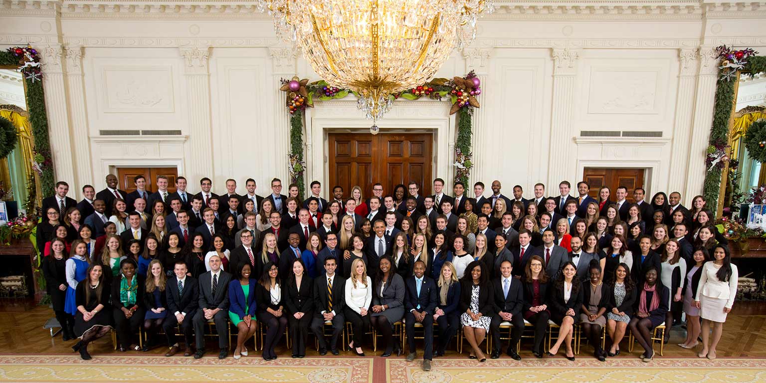 Andre Zhang Sonera with all of the White House Interns and President Barack Obama.